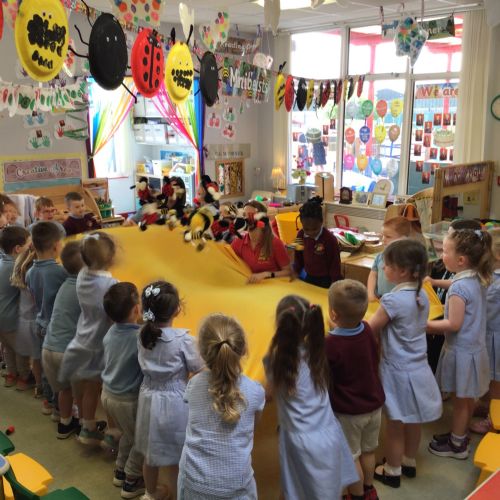 Jo Jingles visits Nursery